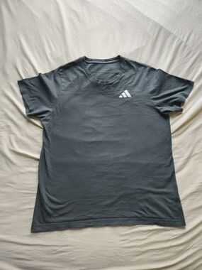 adidas Men's Dark Gray Crew Neck Short Sleeve Tee with Logo